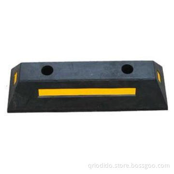 High Intensity Rubber Wheel Stopper , Black Auto Vehicle Ru